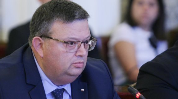 Цацаров разпореди проверка на партийните субсидии