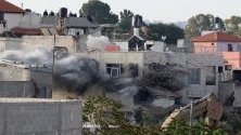 Конфликт между израелци и палестинци в село Ал-Завия, близо до западния град Салфит, 24 април. Израелският съд даде одобрение за разрушаване на къшата на палестинското семейство Абу Лайла, тъй като Израел обвинява един от синовете на семейство за убийството на двама израелци. 