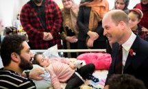 Принц Уилям посети в болницата момиченце, оцеляло при атаките в Крайстчърч