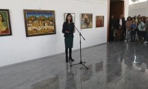 Мария Габриел откри първата общинска художествена галерия в Сандански