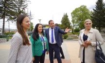 Ева Майдел и Лиляна Павлова присъстваха на откриването на обновения централен градски площад в Костинброд