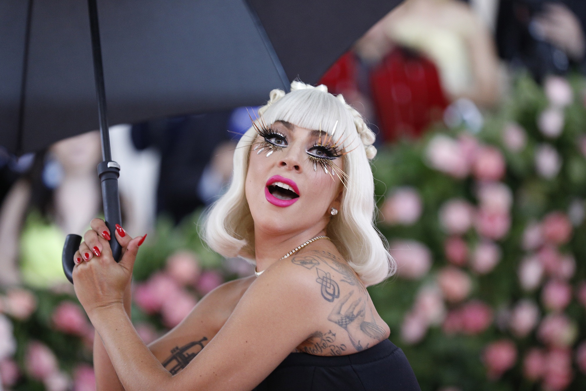 Певица леди гага. Леди Гага эпатажная певица. Lady Gaga макияж. Леди Гага гуччи.