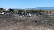 Снимка на разбит частен самолет, който изчезна в северната мексиканска държава Коауила по пътя от американския град Лас Вегас и се намира в планинска верига в Монклова, Мексико. Всички 13 обитатели на борда са били убити при катастрофата, според Държавната дирекция за гражданска защита.