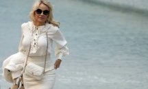 Памела Андерсън посети Джулиан Асанж в лондонски затвор