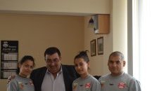 Кметът на Вълчи дол награди състезателки по борба