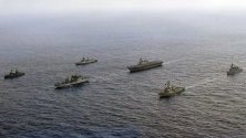 Кораби от четири държави плават заедно във водите на Южнокитайско море. Те участват в Асоциацията на министрите на отбраната на страните от Югоизточна Азия. 