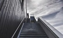 Пада ли прогресът от небето?