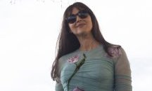 Моника Белучи показа приятеля си на бал с маски