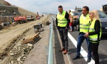 Петя Аврамова: С тол таксата оскъпяването ще е 1 лв за билет