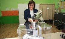 Нинова: Гласувах за една обединена и по-социална Европа