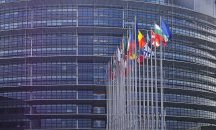 Европарламентът лиши всички испански депутати от акредитация