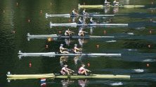 Женските състезателни отбори от Нидерландия, Румъния, Испания, Италия, Гърция и Великобритания в действие по време на Европейското първенство по гребане за 2019 г. на езерото Rotsee в Люцерн, Швейцария.