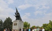 С поднасяне на венци и вой на сирени Кърджали се поклони пред подвига на Христо Ботев