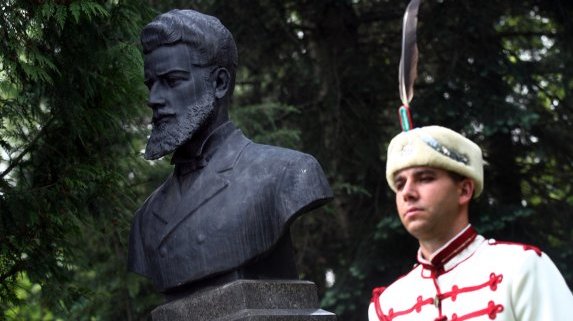Прекланяме се пред Христо Ботев и загиналите за България