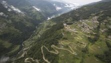 Изглед на село Гандрук, крайна точка на Маратон Аннапурна в района на Каски, Непал.  Маратонът Аннапурна, който започва от базовия лагер Аннапурна  до село Гандрук, е вторият  маратон по височина на надморското равнище в Непал.