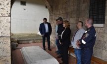 Министър Маринов инспектира критичните участъци на река Янтра във Велико Търново