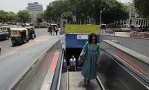 Транспортът в Делхи безплатен за жените заради сексуалното насилие