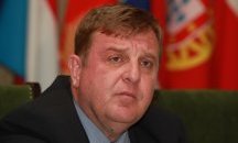 Каракачанов: Разумни решения за медицинските сестри не могат да се намерят под натиск