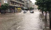 Проливни дъждове наводниха улиците на няколко града
