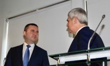 Може да платим новите изтребители накуп, смята финансовият министър