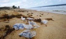 Франция е водеща в замърсяването с пластмаса в Средиземно море