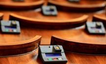 ГЕРБ и БСП в предизборен спор за купуване на гласове