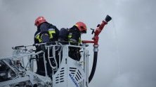 Евакуираха хиляди души заради пожар във Франция