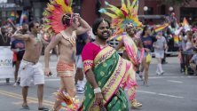 Хора участват в Parade Parade във Вашингтон, САЩ, 08 юни 2019 г. Парадът е част от DC Pride Weekend в празнуване на LGBTQ общността.Хора участват в Parade Parade във Вашингтон, САЩ, 08 юни 2019 г. Парадът е част от DC Pride Weekend в празнуване на LGBTQ общността.