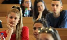 С изпит по английски език продължава кандидатстудентската сесия на СУ