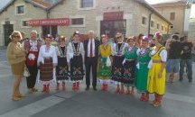 Екатерина Захариева поздрави българите в Кипър за фестивала „Соватчии“