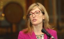 Захариева: България не подкрепя икономически санкции срещу Турция