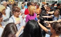Манолова: Срамно за българската демокрация е да се мачкат протестиращи