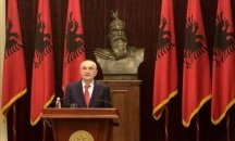 Започва разследване срещу албанския президент