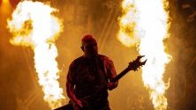 Китаристът Кери Кинг от американската метъл група Slayer, по време на участието им в Будапеща, Унгария.