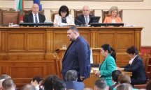 От шеги и закачки към сериозната политика