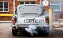 Продадоха на търг кола на Бонд за 6,4 млн. долара