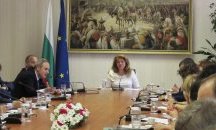 Илияна Йотова: Децата с български произход да получат образование в България е национална кауза