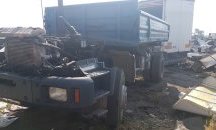 Задържаха група от Костинброд в момент на разглобяване на краден камион