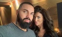 Златка Райкова показа бременното си коремче