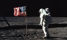 НАСА отваря за първи път от десетилетия лунни проби, донесени от мисиите "Аполо"