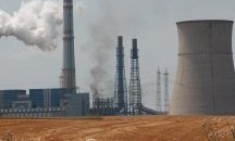 Външна фирма ремонтира комина на ТЕЦ "Марица Изток 2", който гори
