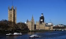Евакуираха британския парламент заради опасност от пожар