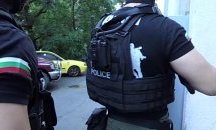 Повдигнаха обвинения на осем души за трaфик на мигранти