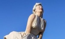 Съдят млад мъж за кражбата на статуя на Мерилин Монро