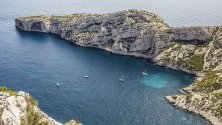 Забраниха плуването на плажове в Марсилия заради замърсяване