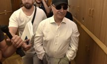 Груевски се появи с белезници пред унгарски съд