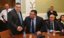Младен Маринов: Задържаните за разпространение на наркотици полицаи са млади служители