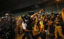 Полицията си върна контрола над парламента в Хонконг