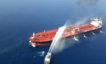 Човек загина при пожар на танкер в турско пристанище
