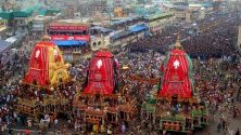 Фестивалът на колесниците – Ратха Ятра в  Пури, Индия.